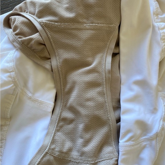 SOLD Lululemon fast and free reflective shorts 8 - Picture 4 of 5